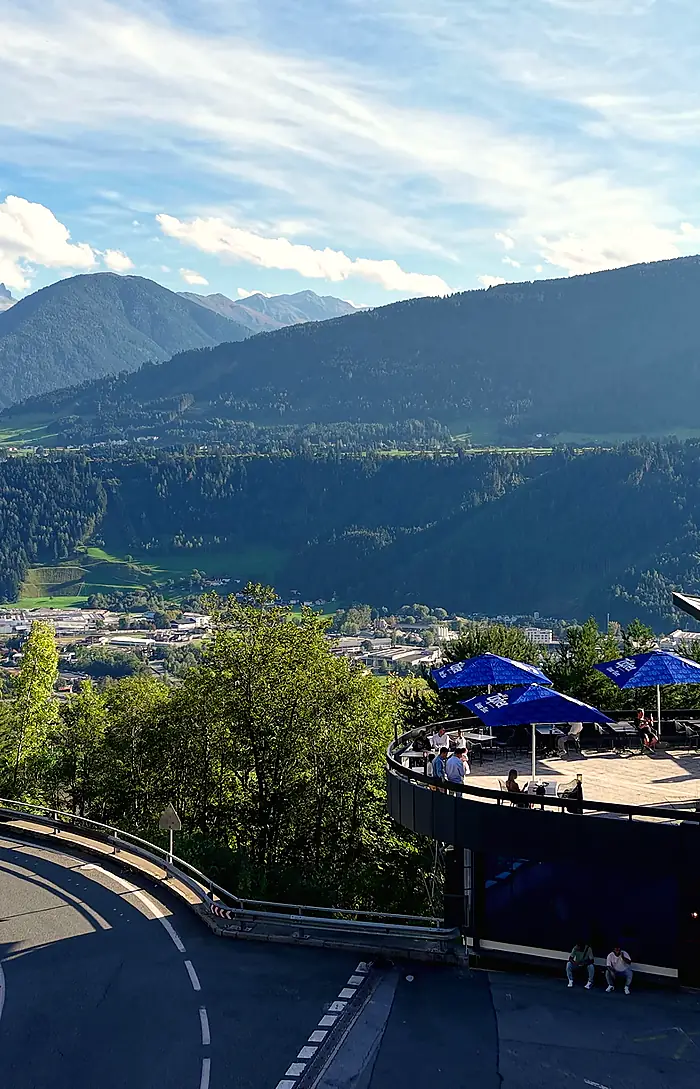 Berggipfel über dem Inntal